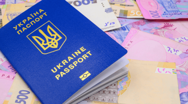 Ukraiński paszport na pieniądzach
